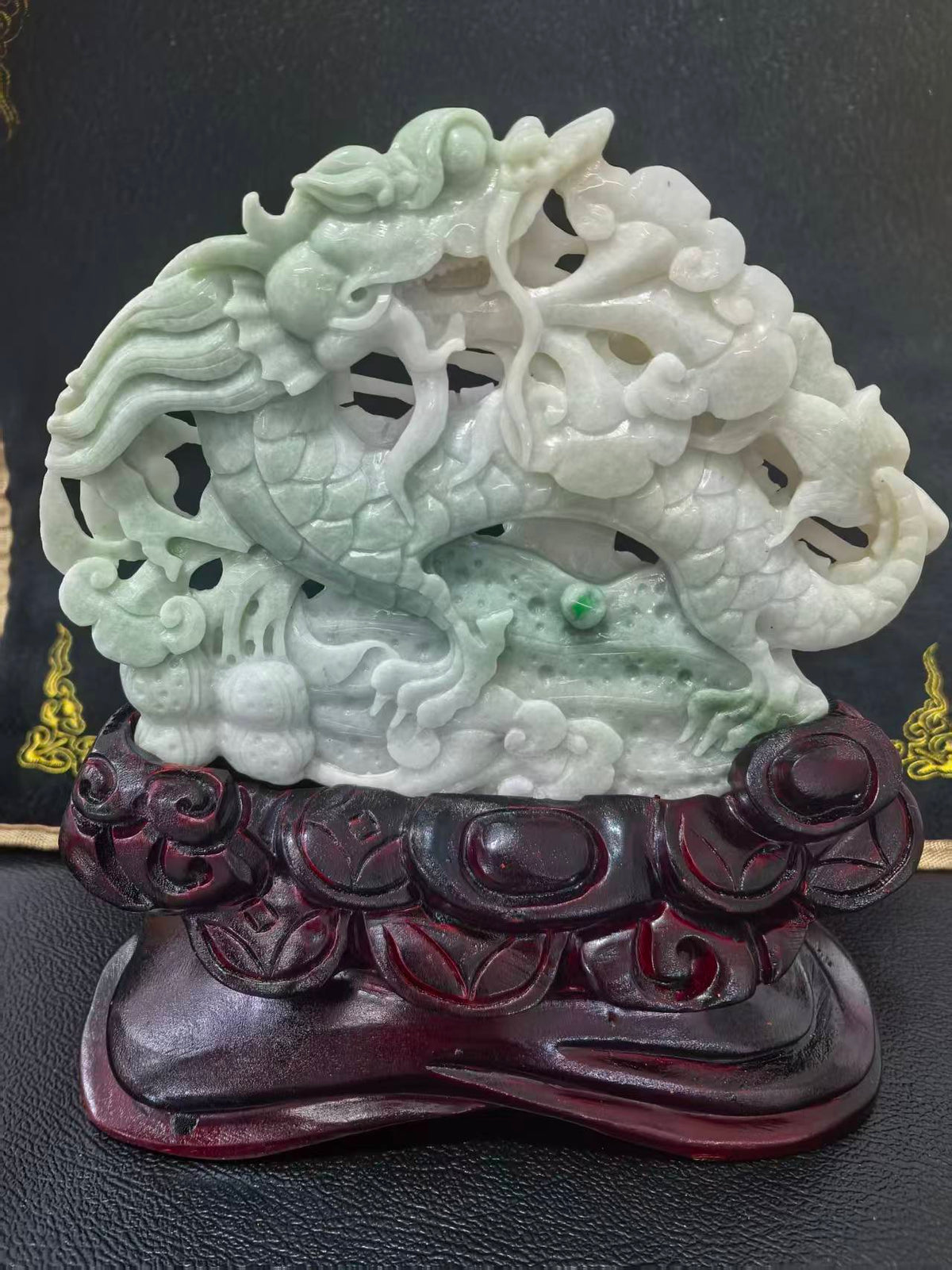 link 26 big carving jadeite